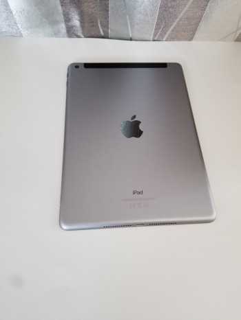 Apple Ipad 6 (WiFi + Cellular) 4G 🔥🔥🔥 A1954 30 000 DA Négociable