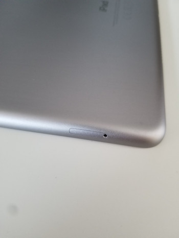 Apple Ipad 6 (WiFi + Cellular) 4G 🔥🔥🔥 A1954 30 000 DA Négociable