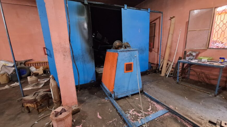 vente villa avec usine d’auto soufflage plastique à sénia oran