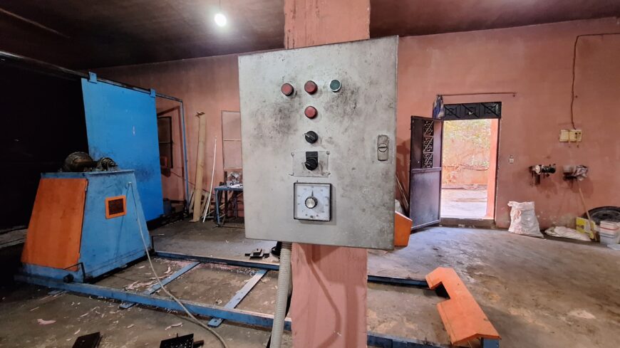 vente villa avec usine d’auto soufflage plastique à sénia oran