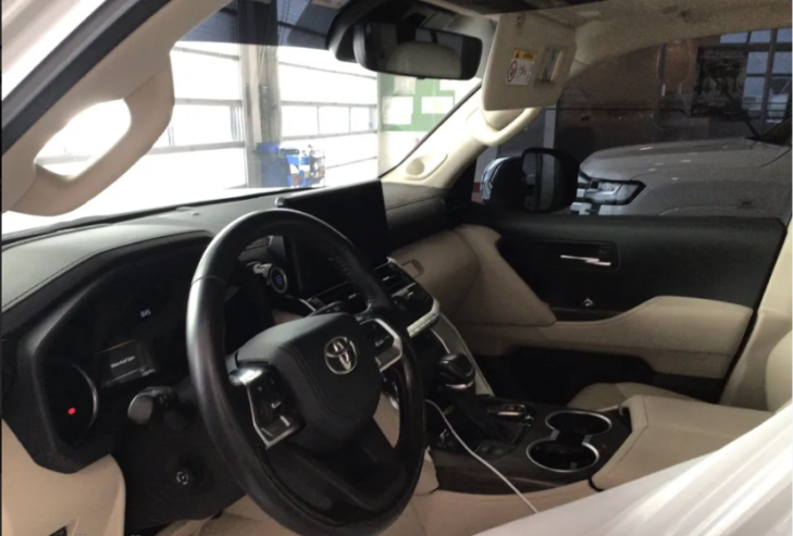 Toyota Land Cruiser 2022 Station VXR TOP