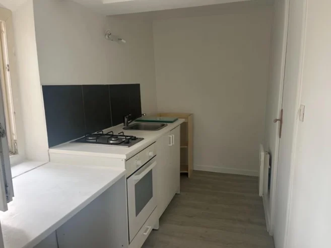 Studio rental – 29 m² – Istres City Center (13800)